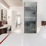 Отель Ruby Molly By Ihg